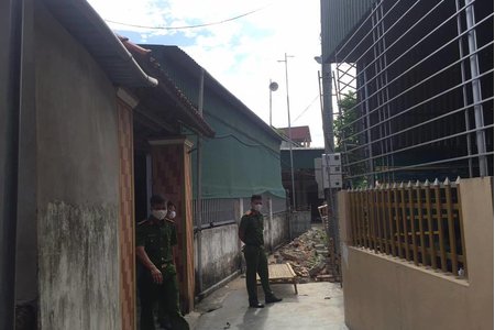 Hà Tĩnh: Bàng hoàng phát hiện 3 người tử vong trước nhà