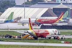 Máy bay Vietjet lao lệch đường băng, sân bay Tân Sơn Nhất tạm dừng hoạt động