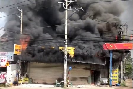 Vụ cháy tiệm cầm đồ, 3 người chết ở Bình Dương: Dòng trạng thái Facebook bất thường của nạn nhân