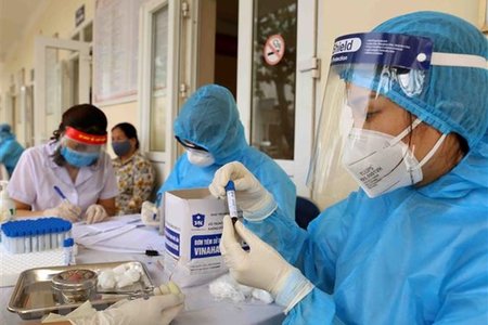 Việt Nam ghi nhận thêm 12 ca dương tính virus SARS-COV-2