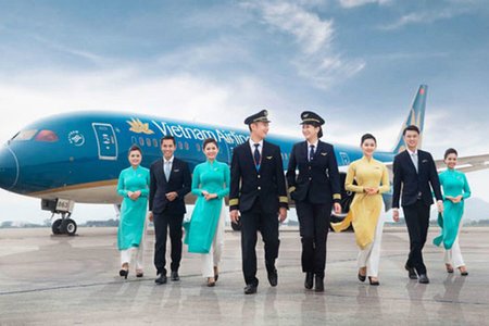 Lương phi công, tiếp viên Vietnam Airlines giảm một nửa