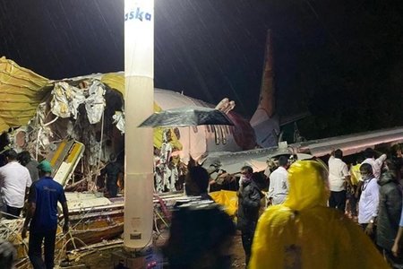 Vụ tai nạn máy bay ở Ấn Độ: Tìm thấy hộp đen của máy bay Boeing 737