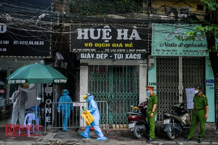 Hà Nội: Phong tỏa ngõ trên phố Trương Định do có bệnh nhân mắc Covid-19