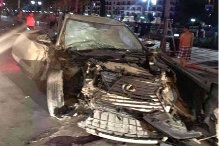 Xe Lexus gây tai nạn liên hoàn trên phố đi bộ Hải Phòng, một người tử vong