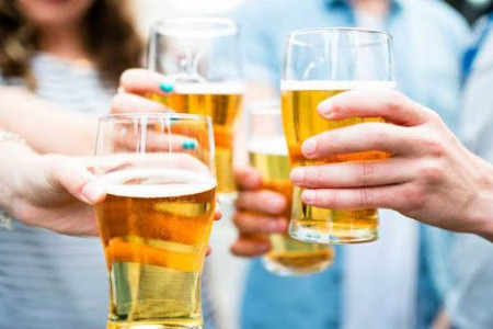 Bán rượu, bia cho người chưa đủ 18 tuổi sẽ bị xử phạt đến 1 triệu đồng