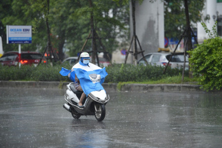 Dự báo thời tiết ngày 5/9: Hà Nội có mưa rào và dông vào chiều tối