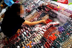 Tăng mức phạt hành vi buôn bán mỹ phẩm giả