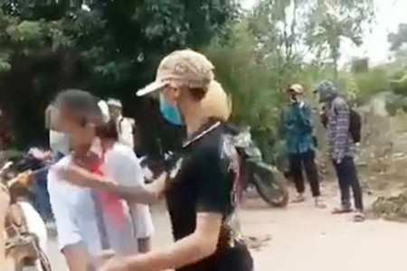 Thanh Hóa: Nữ sinh lớp 7 bị đàn chị xưng là Thảo 'đại bàng' chặn đánh