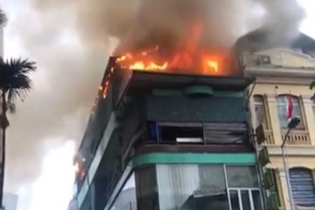 Hà Nội: Cháy lớn tại nhà hàng hải sản trên phố Giang Văn Minh