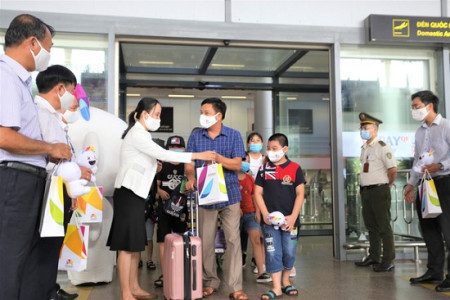 Đà Nẵng mở cửa đón đoàn khách đầu tiên sau hơn 2 tháng tạm dừng hoạt động du lịch