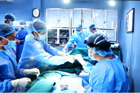 Bệnh viện Quân Y 103 thực hiện thành công ca ghép ruột đầu tiên tại Việt Nam
