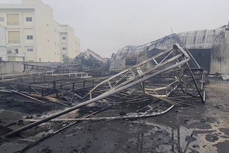 Bắc Giang: Cháy lớn tại khu công nghiệp Vân Trung, 1 công nhân bị thương