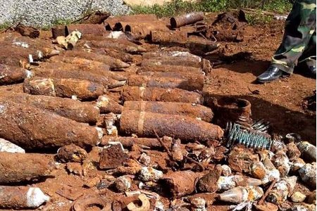 Lâm Đồng: Người dân phát hiện hơn 800kg vật liệu nổ khi đào móng nhà