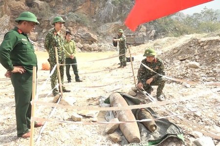 Phát hiện quả bom nặng 250kg khi tôn tạo đình làng ở Thanh Hoá
