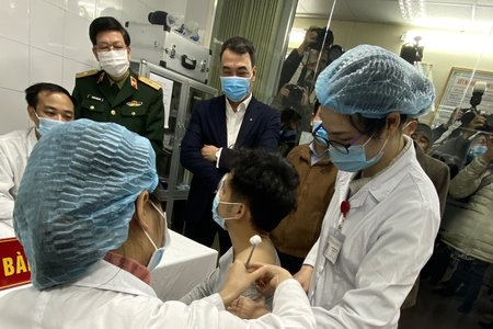 Chính thức tiêm thử nghiệm vaccine “make in Vietnam” phòng bệnh COVID-19