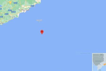 Bình Thuận: Hai nhân viên canh giữ hải đăng Hòn Hải bị sóng cuốn mất tích