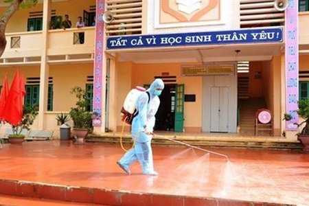 Hà Nội: Phun khử trùng cho tất cả 3.000 trường học trên địa bàn để phòng, chống dịch do virut corona