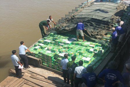 Khởi tố vụ buôn lậu nước ngọt hơn 8,6 tỷ đồng ở An Giang