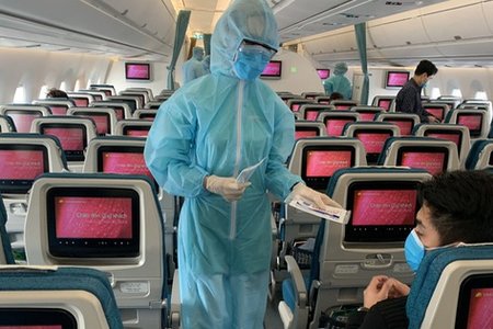 Bộ Y tế: Tìm hành khách trên 2 chuyến bay mắc Covid-19