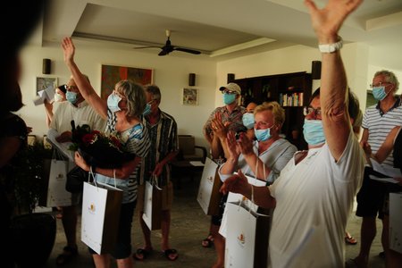 Hết hạn cách ly, 39 du khách gửi lời chào Việt Nam và nói sẽ quay trở lại