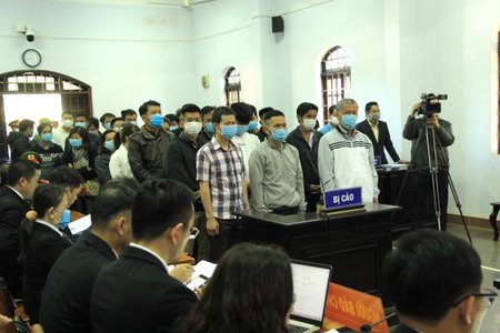Hoãn phiên tòa xét xử 'trùm' xăng giả Trịnh Sướng và 38 đồng phạm