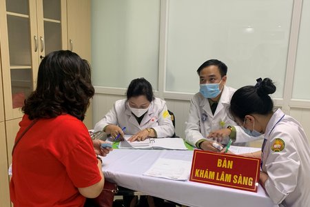 Tiêm thử nghiệm lâm sàng giai đoạn 2 vaccine COVID-19 của Việt Nam
