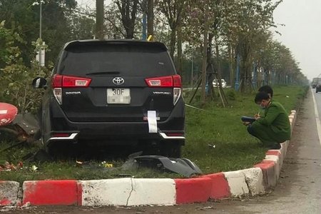 Ôtô gây tai nạn liên hoàn khiến 3 người thương vong ở Hà Nội