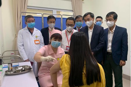 Việt Nam chính thức tiêm thử nghiệm vaccine COVID-19 thứ 2