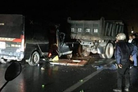 Thái Nguyên: Xe limousine tông ô tô tải khiến 3 người tử vong