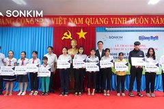 Sonkim Land tiếp tục nỗ lực nâng bước đến trường cho học sinh nghèo tỉnh Quảng Ngãi