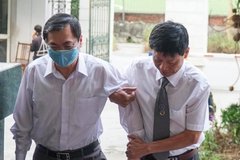 Cựu Bộ trưởng Vũ Huy Hoàng sức khỏe yếu ngày đầu xét xử