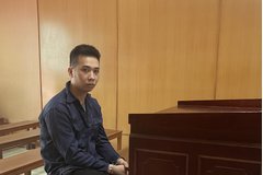 Bị chồng chém 25 nhát dao khi đòi ly hôn