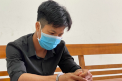 Em trai dùng dao đâm chết anh ruột sau khi đi nhậu về