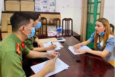 Hà Nội: Khởi tố 2 nữ sinh tiếp tay cho 17 người Trung Quốc nhập cảnh trái phép