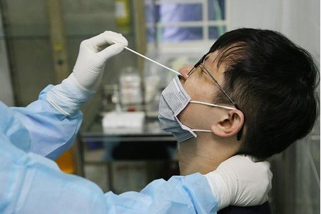 Thêm 1 ca dương tính với SARS-CoV-2 là nam bác sĩ tại Hà Nội, di chuyển nhiều nơi