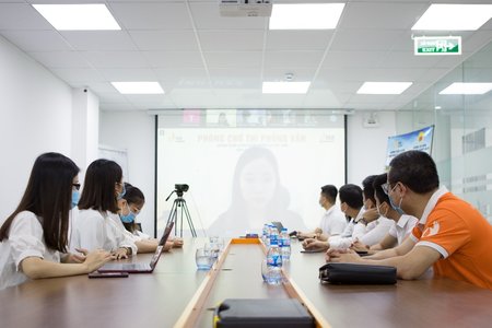 Thành công từ kỳ thi tuyển sinh trực tuyến đầu tiên của Trường Doanh nhân CEO Việt Nam