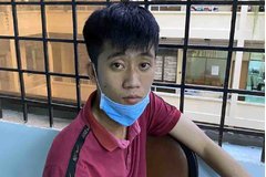 Bắt đối tượng đặt camera quay lén ở khách sạn, rồi dùng clip 'nóng' để tống tiền