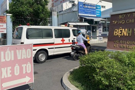TP.HCM: Bệnh nhân mắc Covid-19 ở quận Gò Vấp tử vong trên đường chuyển viện