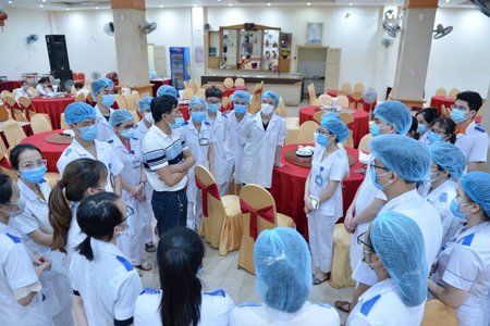 Bệnh nhân COVID-19 tiếp xúc hơn 6000 người, Nghệ An giãn cách TP Vinh, huyện Diễn Châu