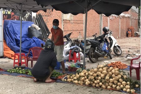 TP Hồ Chí Minh cấm tụ tập trên 3 người tại nơi công cộng và chợ tự phát
