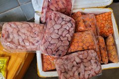 Hà Nội: Phát hiện 10 tấn nội tạng động vật bốc mùi hôi thối chở vào miền Nam tiêu thụ