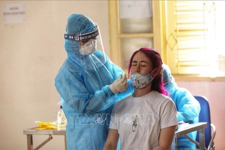 Sáng 13/7, Việt Nam có 466 ca mắc mới COVID-19, thêm 15.901 người được tiêm vaccine
