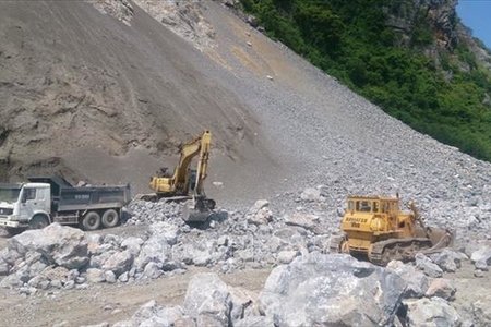 Hà Nam: Nổ lớn tại mỏ đá khiến 2 người tử vong