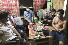 Nhóm 5 người bị phạt 75 triệu đồng vì tụ tập ăn nhậu khi đang giãn cách
