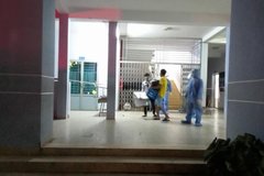 Bình Dương: 2 bệnh nhân mắc COVID-19 dùng dao đe dọa, tấn công cán bộ y tế