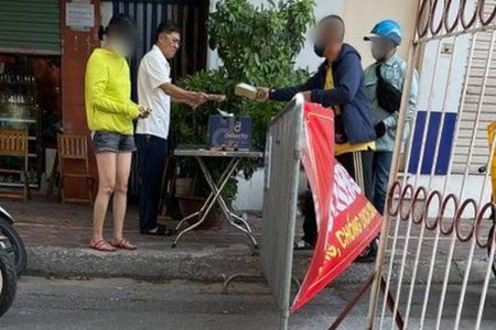 Hà Nội: Chủ tịch xử phạt Bí thư phường 2 triệu đồng vì ra ngoài không đeo khẩu trang