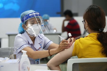 TP.HCM đề nghị được san sẻ 5 triệu liều vắc xin Sinopharm cho các địa phương