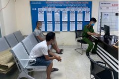 Vượt chốt kiểm dịch để mua rượu, 2 thanh niên bị đề xuất phạt 15 triệu đồng