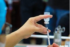 Vụ tiêm vaccine ngừa COVID-19 'thần tốc': Đình chỉ một nữ cán bộ phường