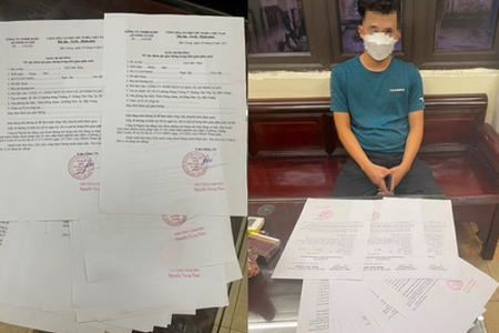Hà Nội: Phát hiện nam thanh niên mang theo 18 giấy đi đường 'khống'